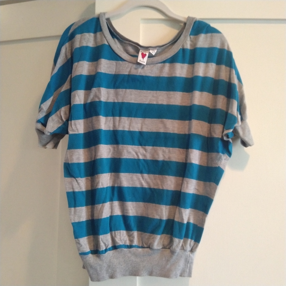 Scoop neck T-shirt